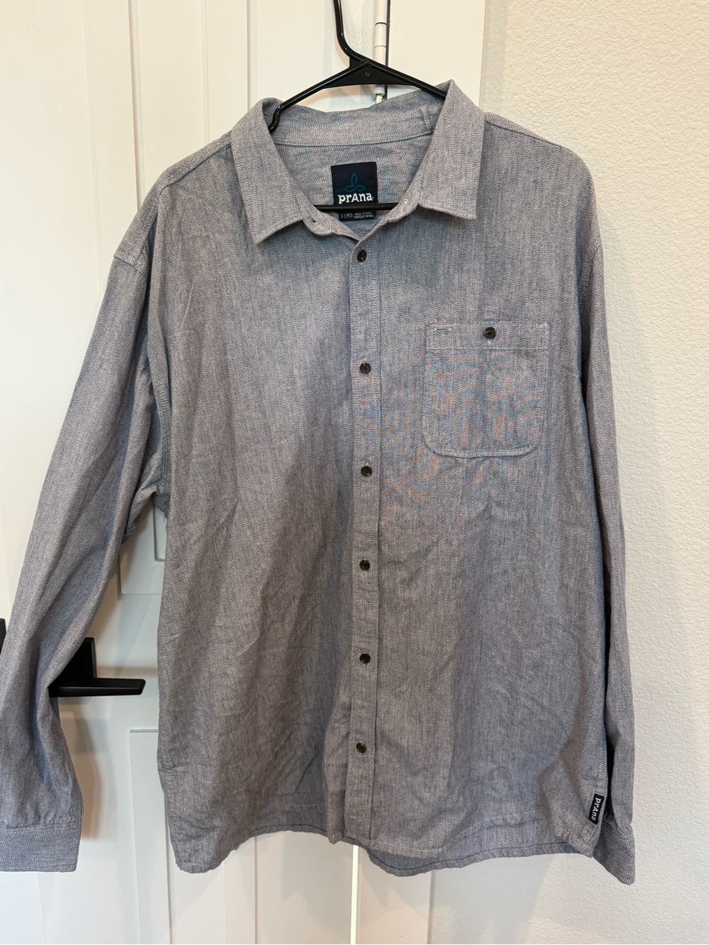 Prana Men's Button-Up Long Sleeve Shirt in Gray